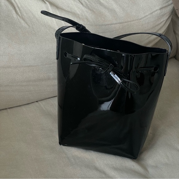 Mansur Gavriel Handbags - Mansur Gavriel patent bucket bag
